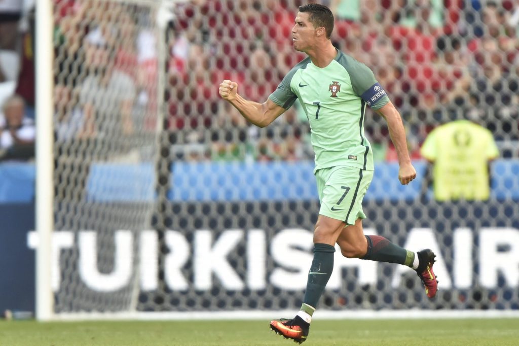 Lyon, 2016. június 22. A portugál Cristiano Ronaldo örül góljának a franciaországi labdarúgó Európa-bajnokság F csoportja harmadik fordulójában játszott Magyarország - Portugália mérkõzésen, Lyonban 2016. június 22-én. MTI Fotó: Illyés Tibor